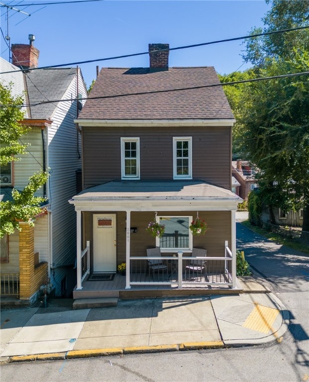 view of front facade featuring covered porch