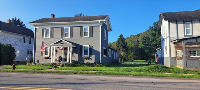 view of front of house with a front yard