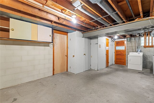 basement with washer / clothes dryer