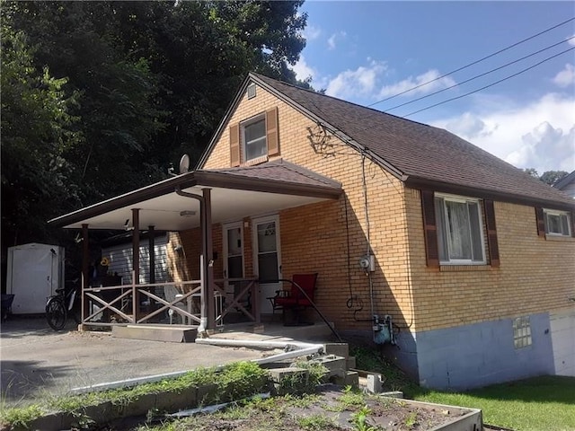 view of front of house with covered porch