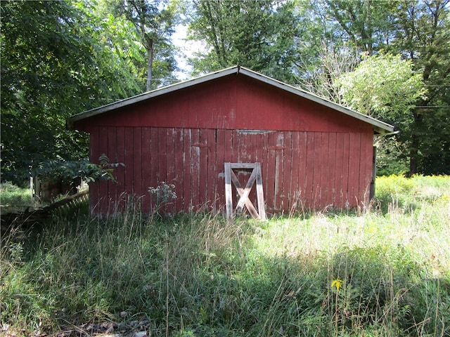 view of outbuilding