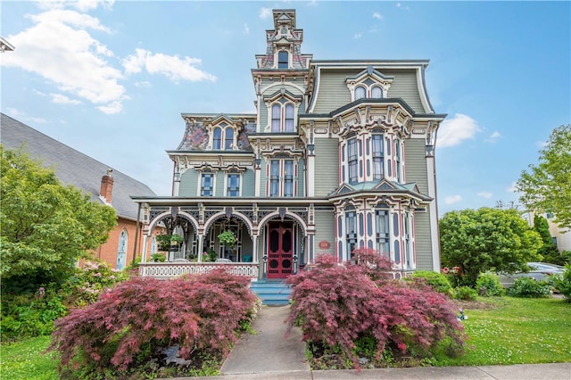 view of front facade featuring covered porch