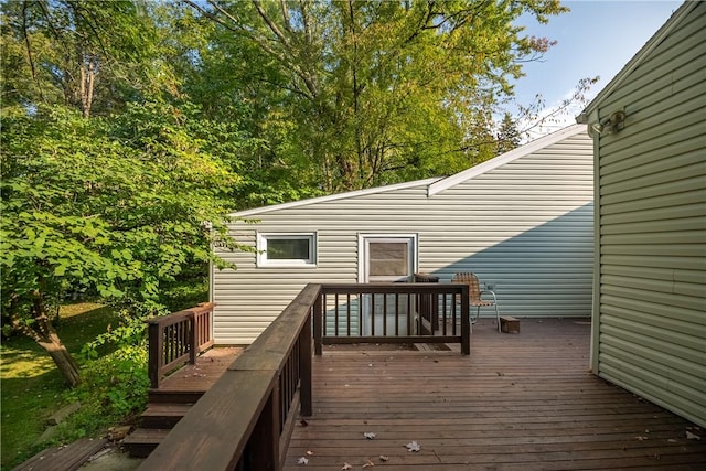 314 Lunn Blvd, Farrell, PA 16121 - view of wooden terrace