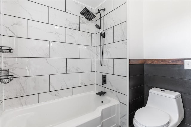 17 Long St, Hanover Twp Wsh, PA 15021 - full bath featuring toilet and shower / bath combination