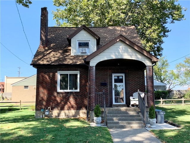 view of front of house featuring a front yard