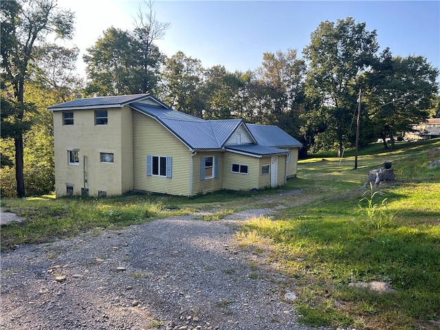 view of home's exterior