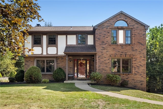 view of front of home featuring a front lawn