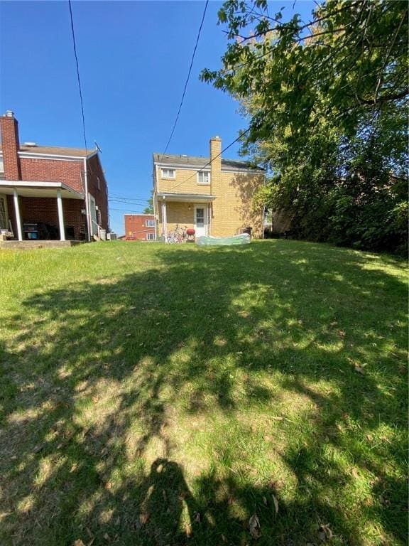 2608 Highland Ave, Mckeesport, PA 15132 - view of grassy yard
