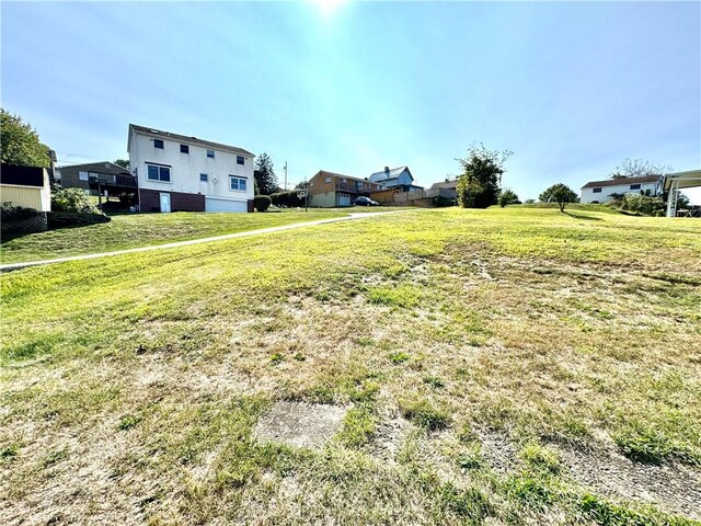 108 2nd Ave, New Eagle, PA 15067 - view of yard featuring a residential view