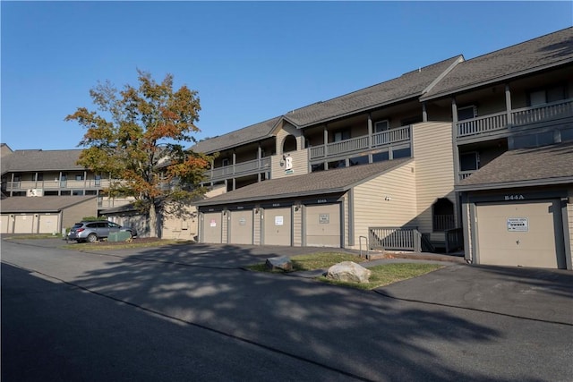 B43AB Stoneridge Dr, Seven Springs Resort, PA 15622 - view of building exterior featuring community garages