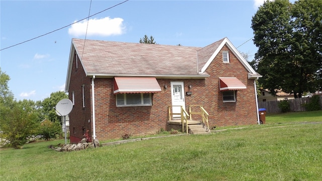 view of front of house with a front yard