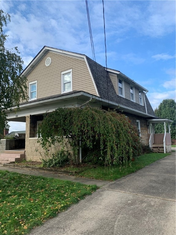 view of home's exterior