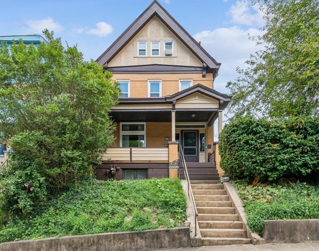 craftsman-style house with a porch