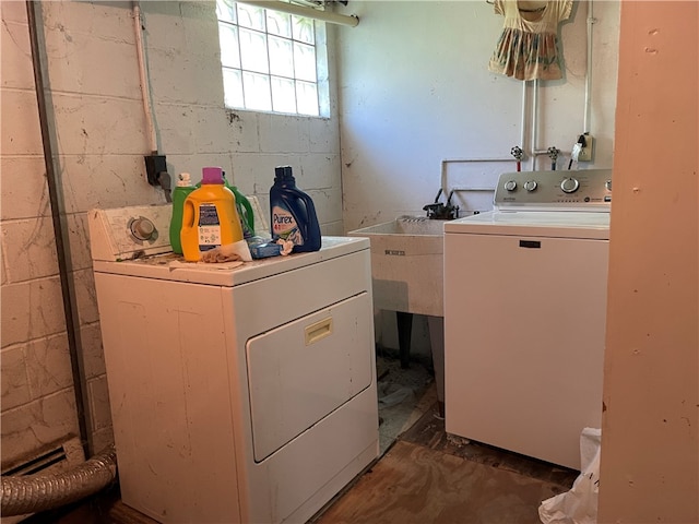 laundry room with washer and clothes dryer