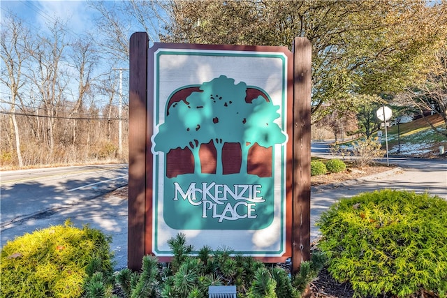 view of community / neighborhood sign