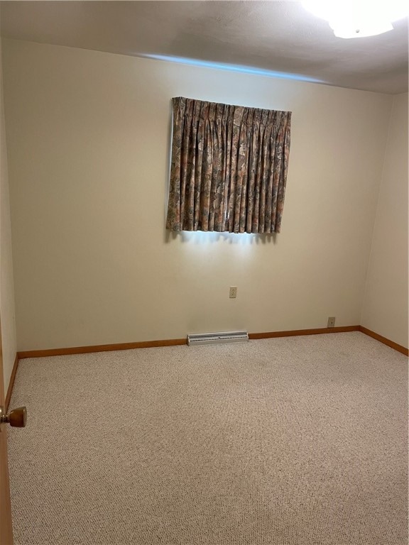 empty room featuring carpet