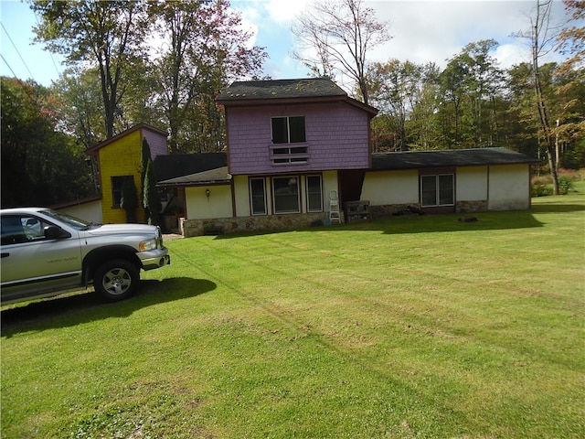 exterior space featuring a lawn