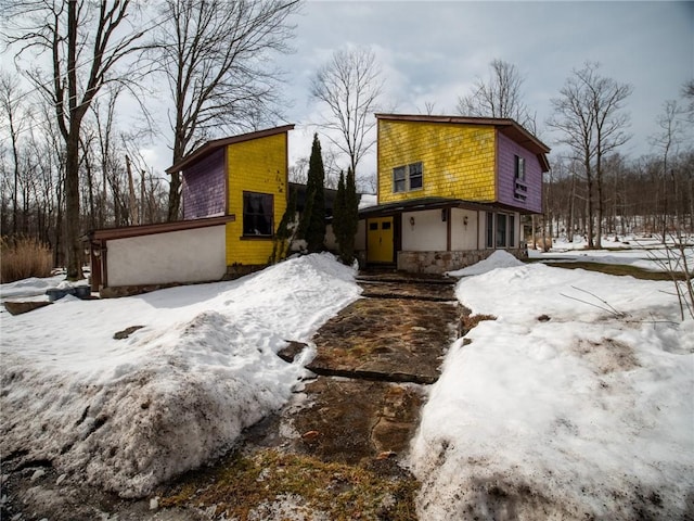 view of front of property