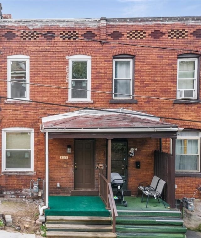 154 Marsden St, Hazelwood, PA 15207 - view of front of house featuring covered porch