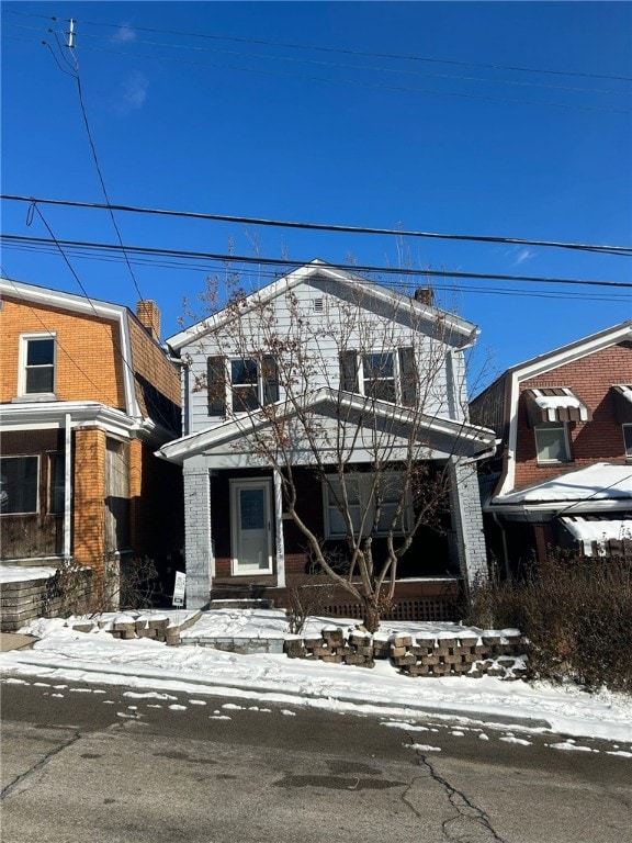 view of front of property