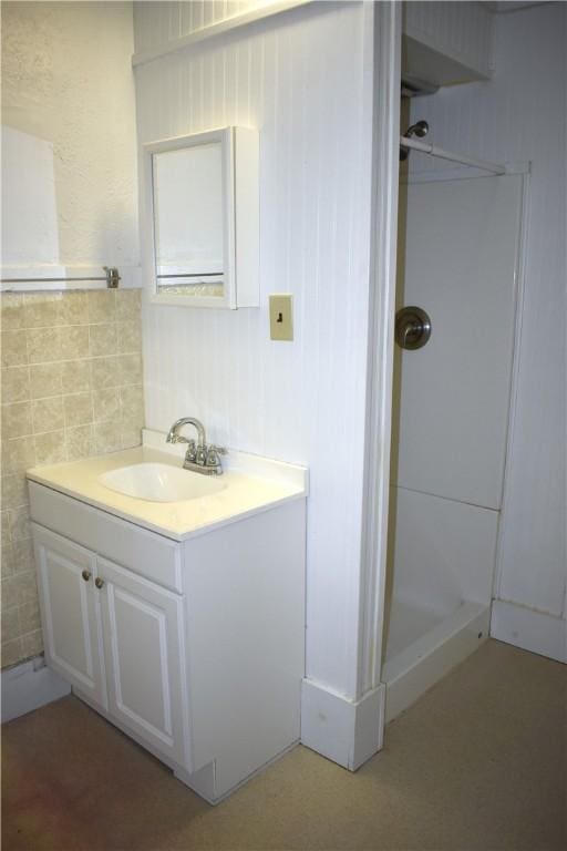 820-822 Grant St, Indiana Boro, PA 15701 - full bath featuring vanity, a shower, and tile walls