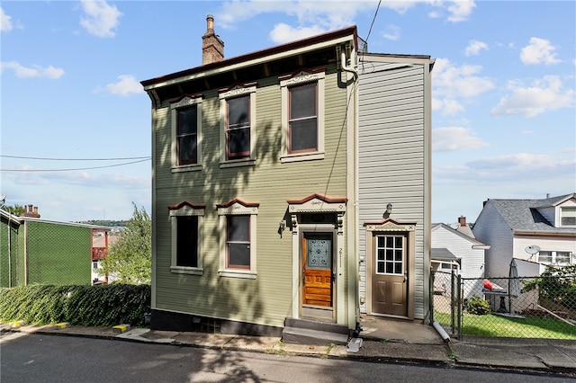 view of front of house