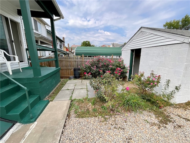 view of yard with a shed