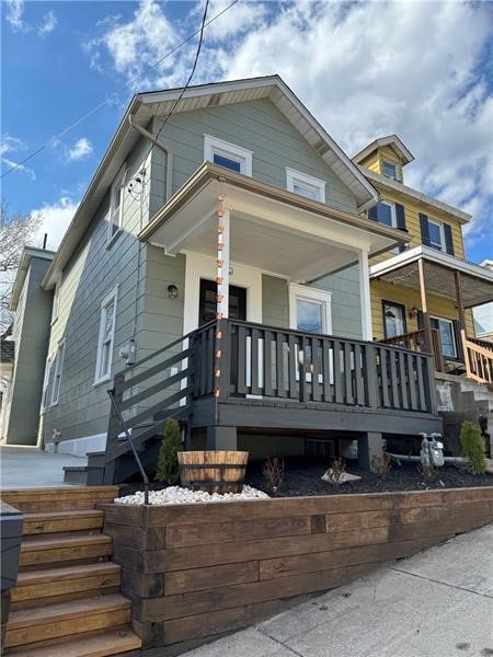 view of front of home with covered porch