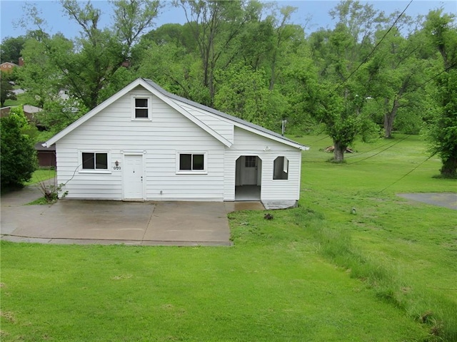 6129 State Route 88, Union Twp Wsh, PA 15332 - view of front facade with a patio area and a front yard