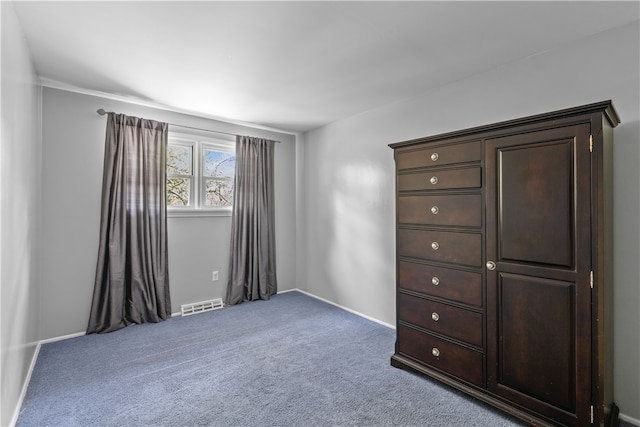 unfurnished bedroom featuring carpet floors