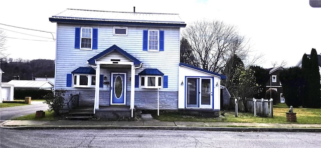 view of front of property