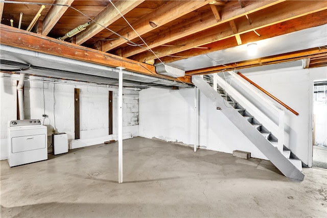 basement with washer / clothes dryer