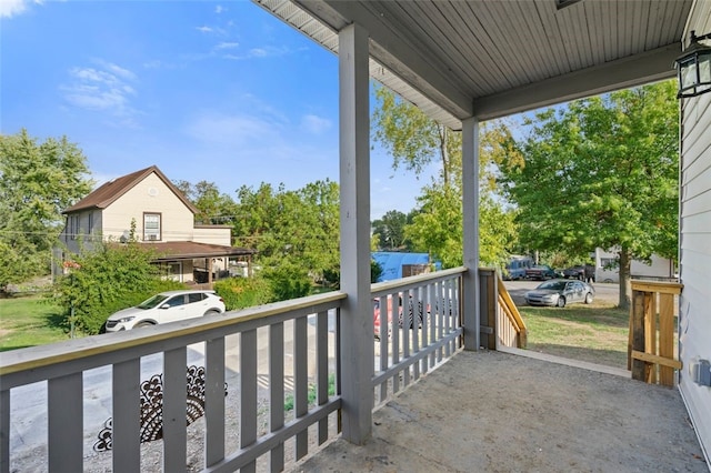 balcony featuring covered porch