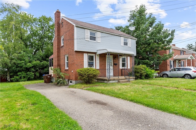 view of front of property with a front yard