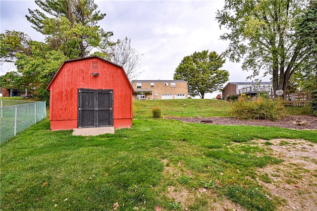 view of yard with a shed