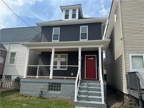 view of front facade with a porch