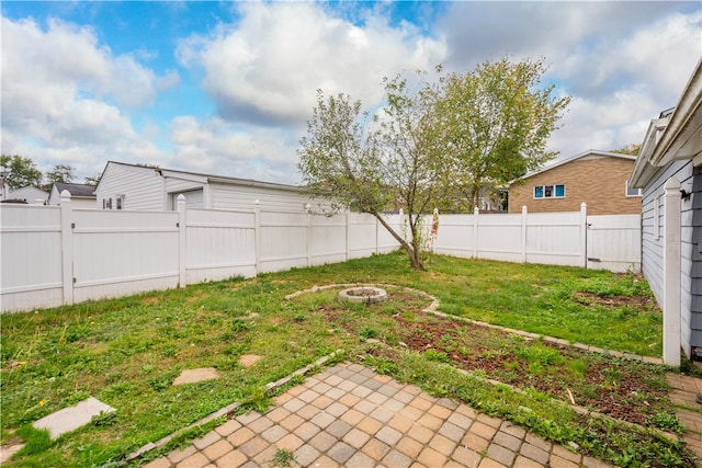 view of yard with a patio