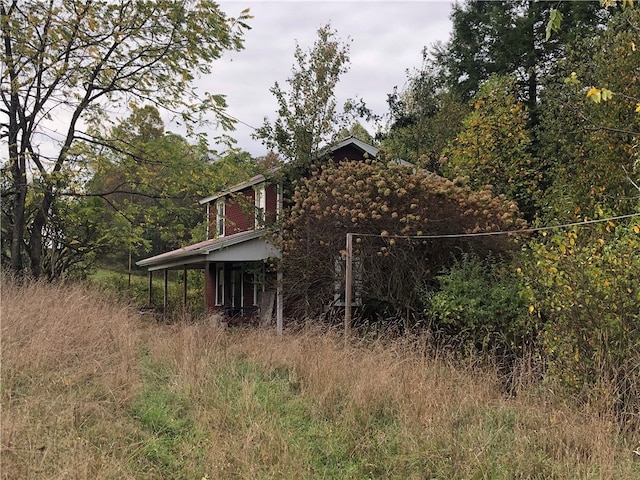 view of home's exterior