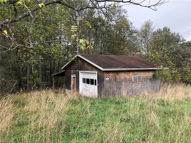 view of outdoor structure