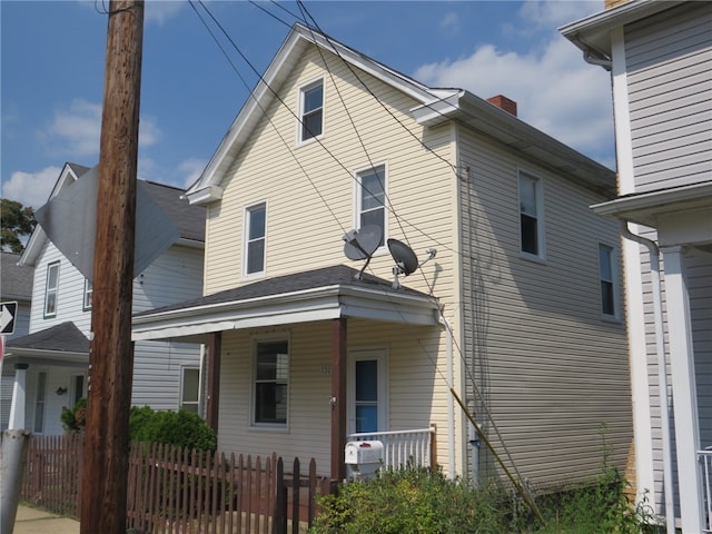 view of front of property featuring covered porch