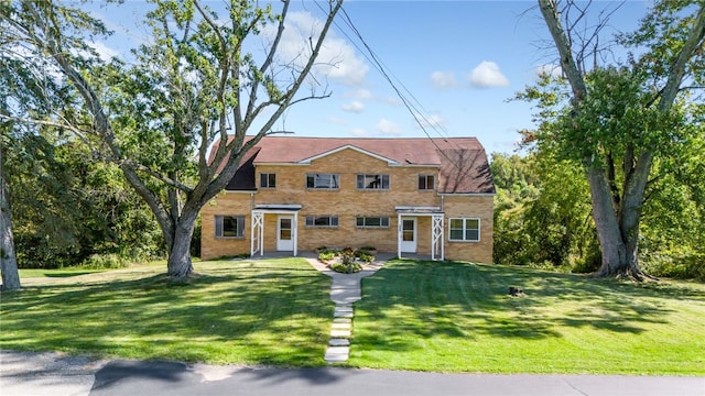 colonial house with a front yard