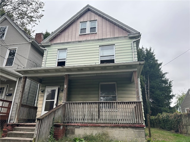 view of front of home featuring a porch