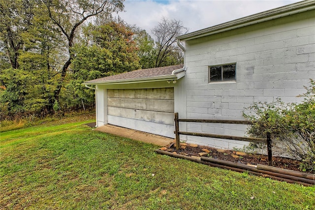 exterior space featuring a lawn