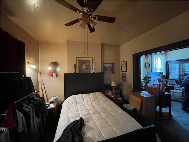 bedroom featuring ceiling fan