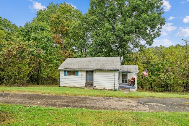 view of front of property featuring a porch