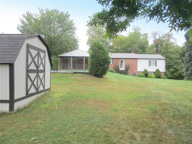 view of yard with a shed