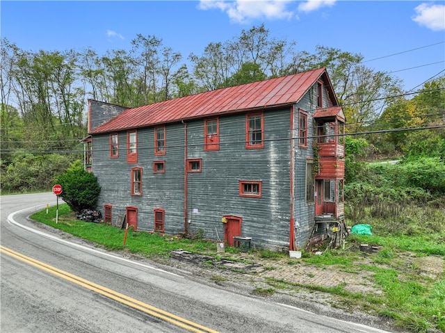 view of side of property