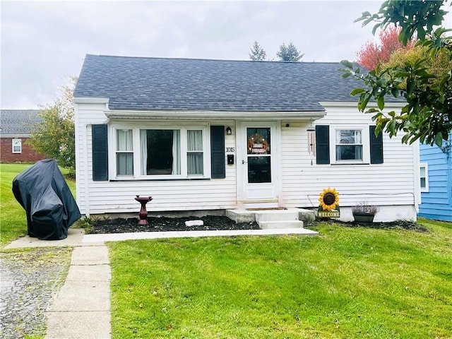 view of front of house with a front yard