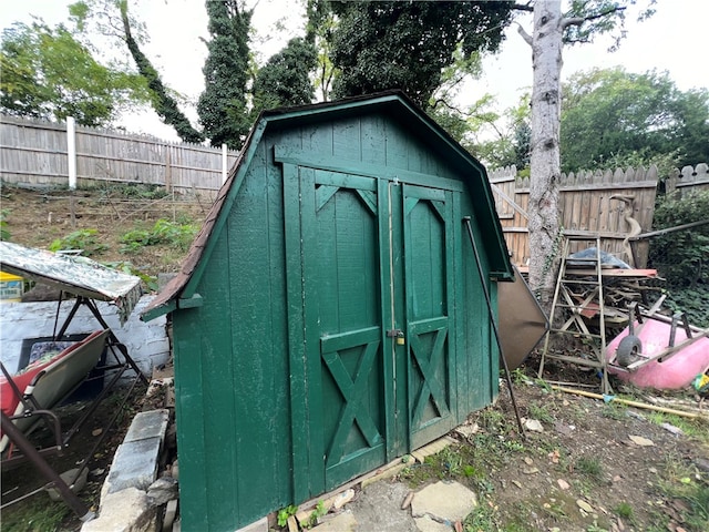 view of outbuilding