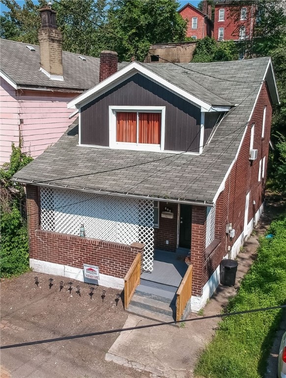 view of front of house featuring covered porch